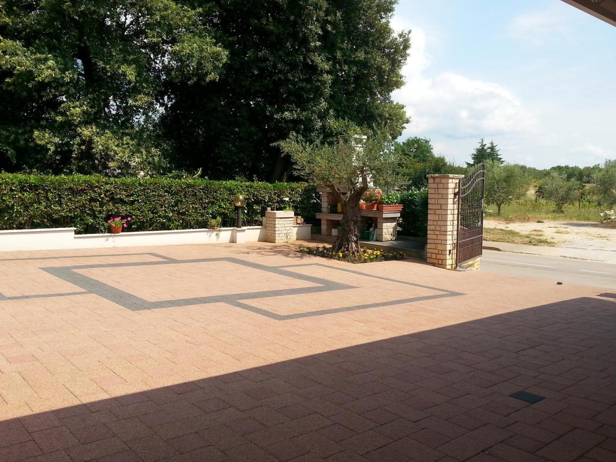 内维加住宿加早餐旅馆 波雷奇 外观 照片